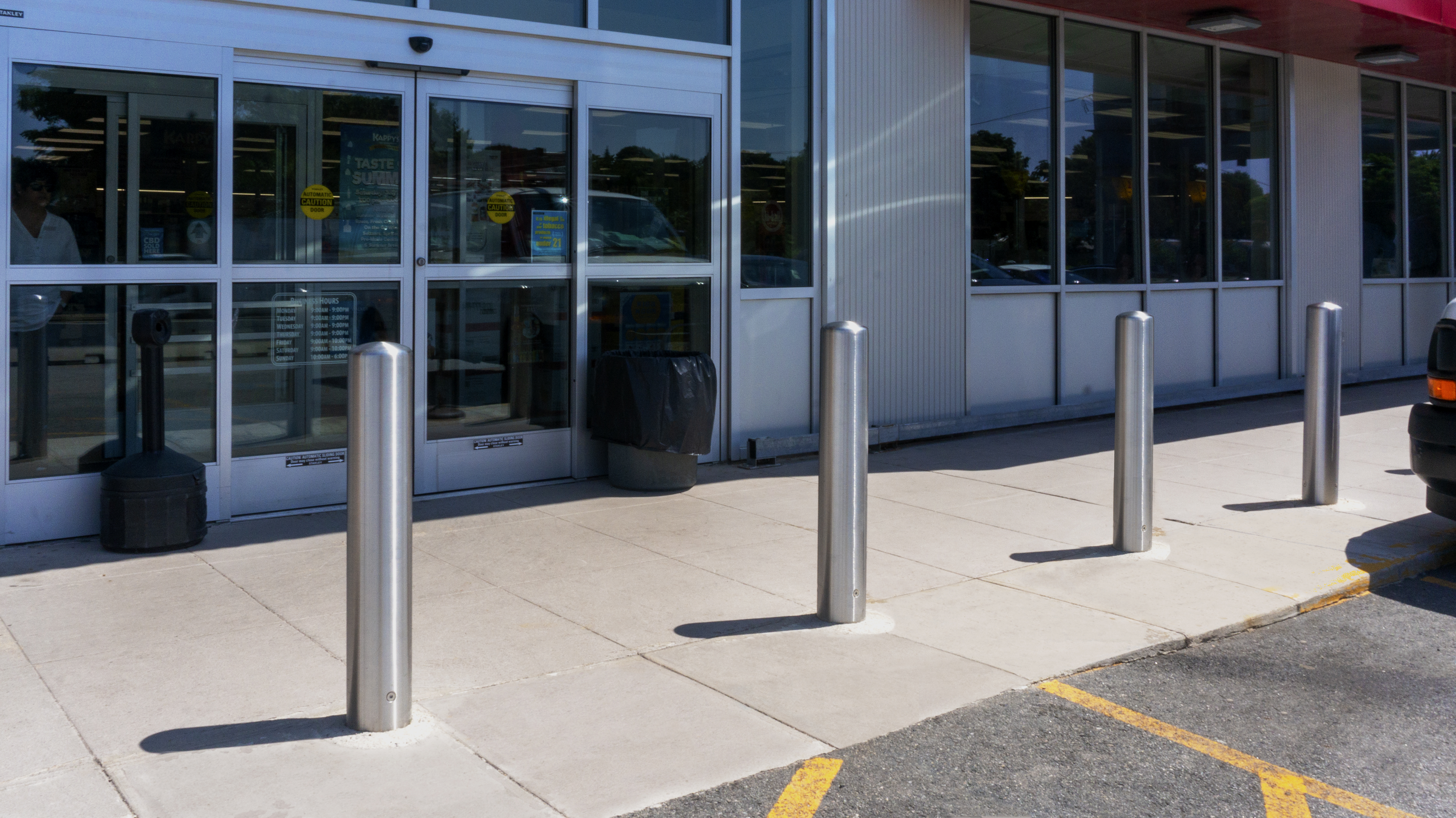 강도 4번이나 든 레드몬드 대마초 가게에 ‘볼라드’ 설치 불허